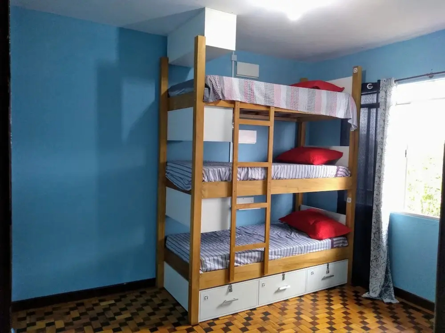 Hostel Kombi Curitiba - filial Jardim Botânico