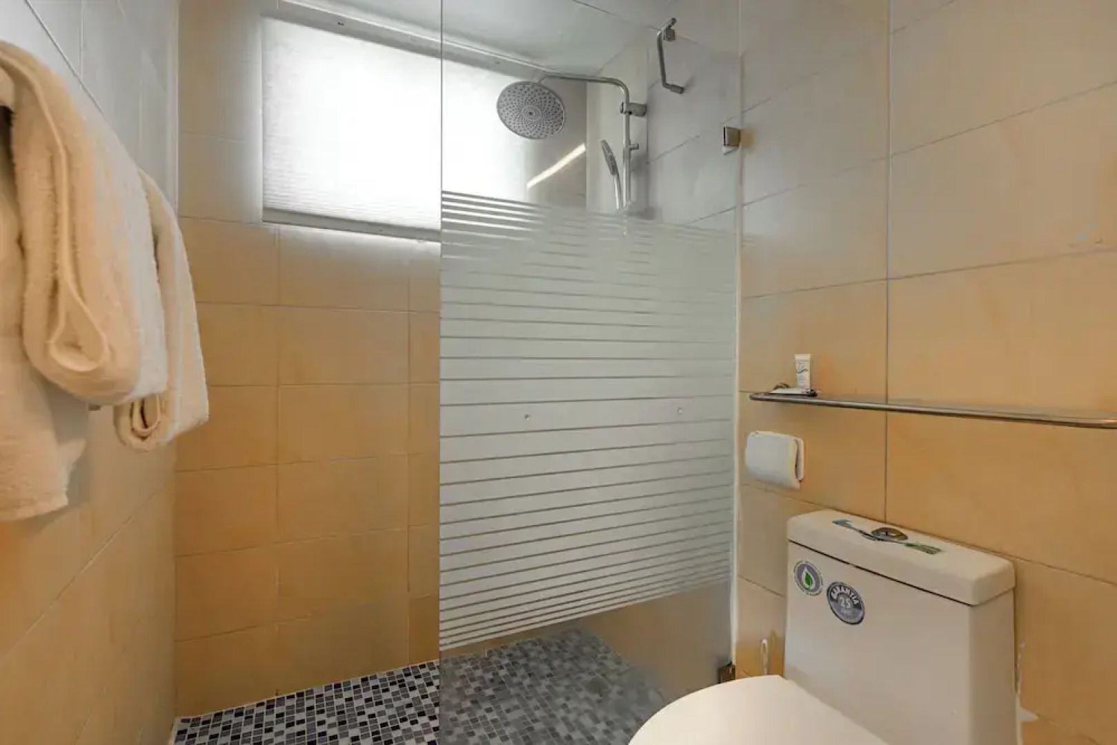 Oceanfront Condo in Ave. España Sleeps 8