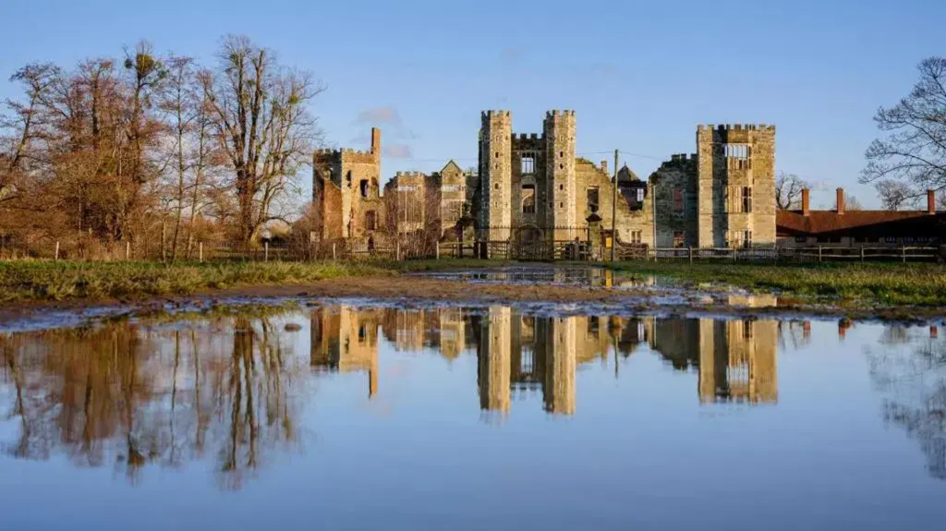Stunning Apartment Opposite Cowdray Ruins in Heart of Midhurst