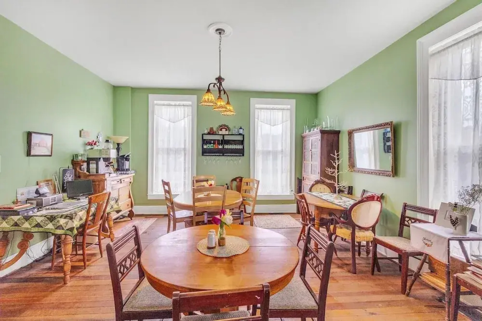 Dupriest Room 1 Bedroom by Main Street Bed & Breakfast