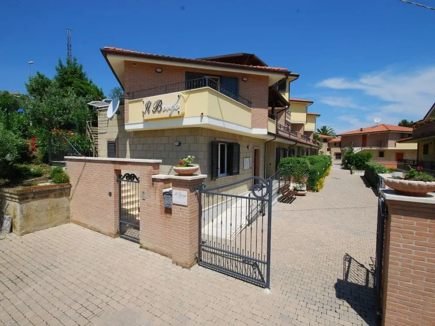 Cozy Holiday Home in Tortoreto near Sea