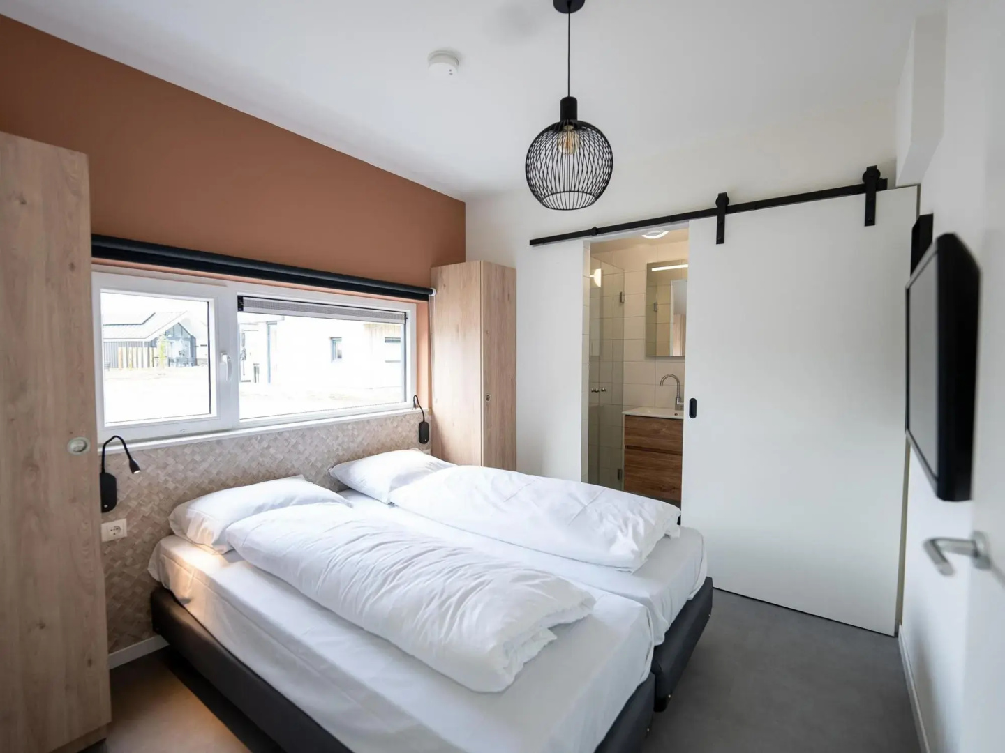 Luxurious villa with sauna, in a holiday park, 900 m. from the beach