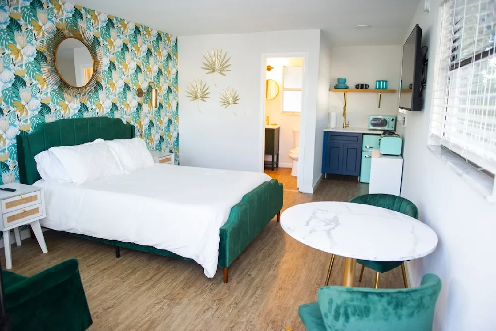 Sunburst Inn