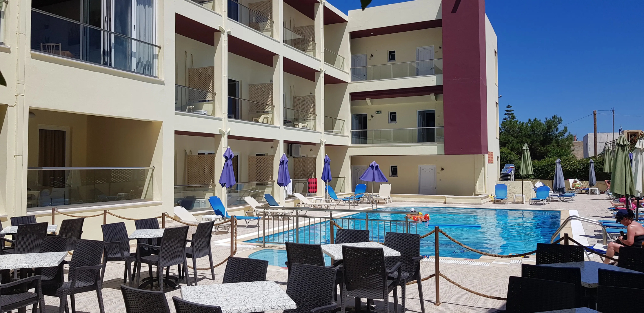 Alexandros Hotel