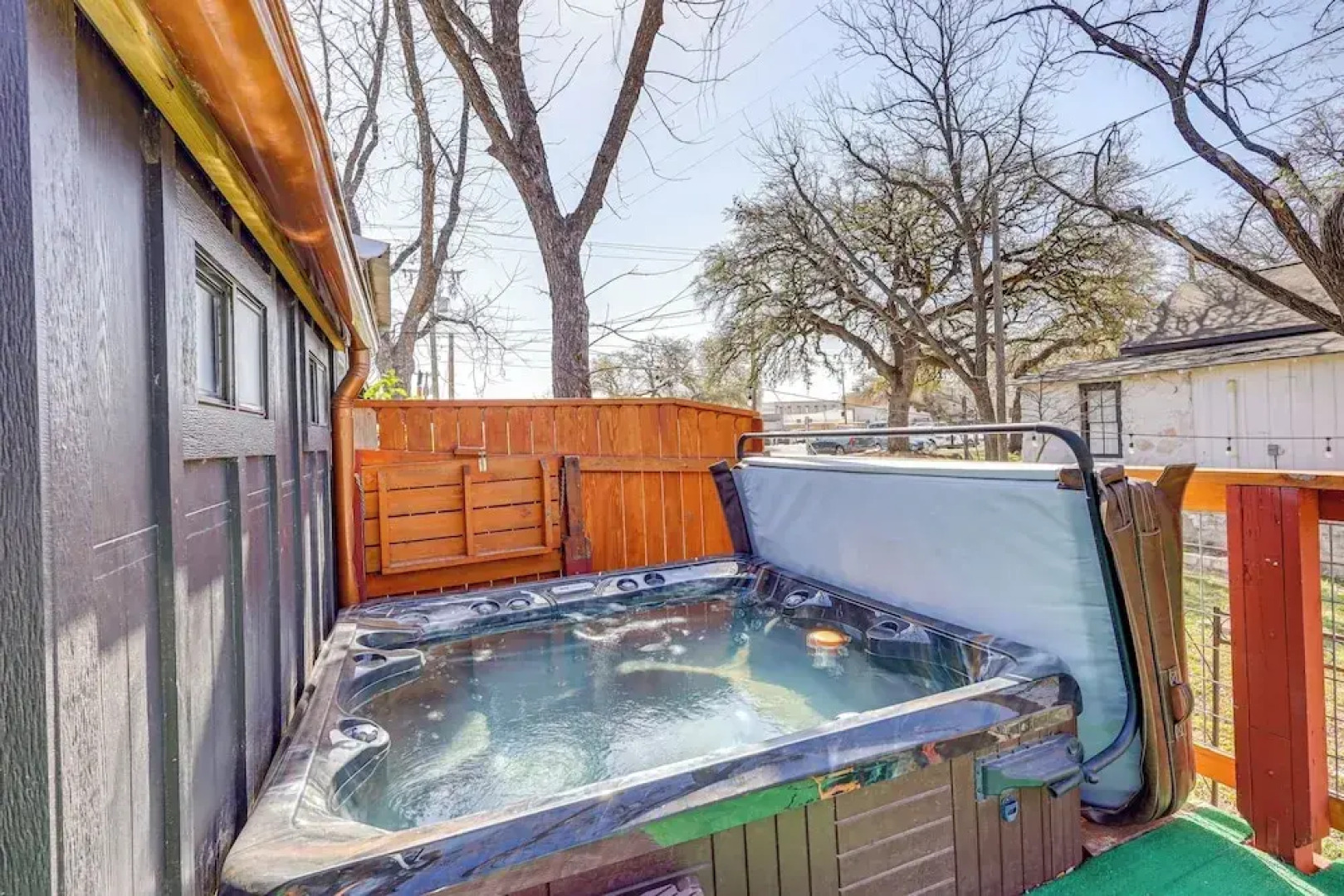 Creekside Cottage w/ Deck & Hot Tub in Belton