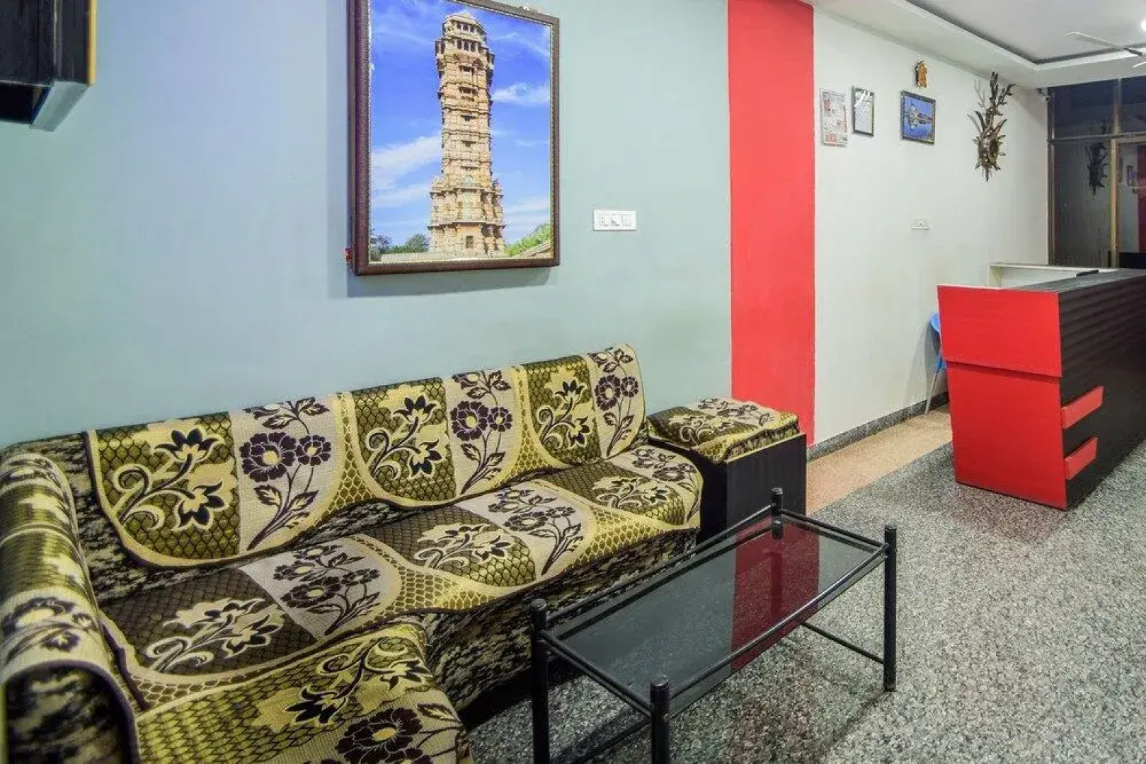 Oyo 29879 Hotel Midtown