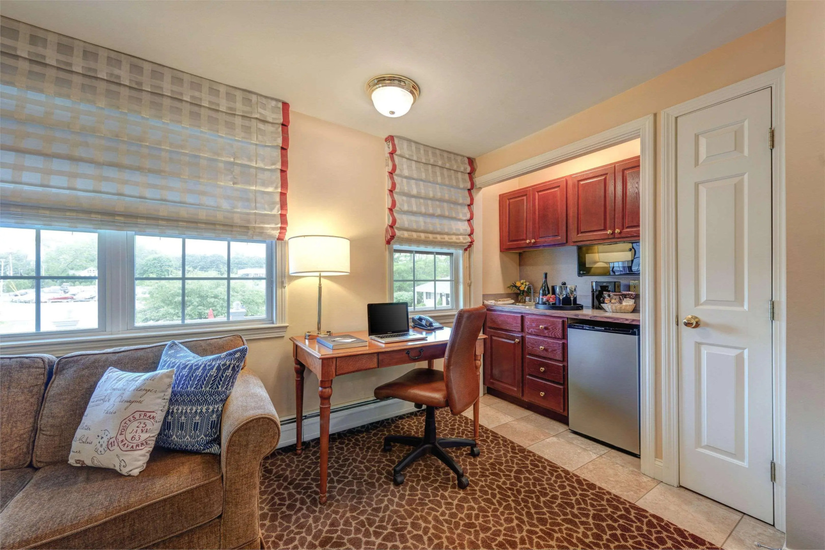 Port Inn and Suites Portsmouth, an Ascend Collection Hotel