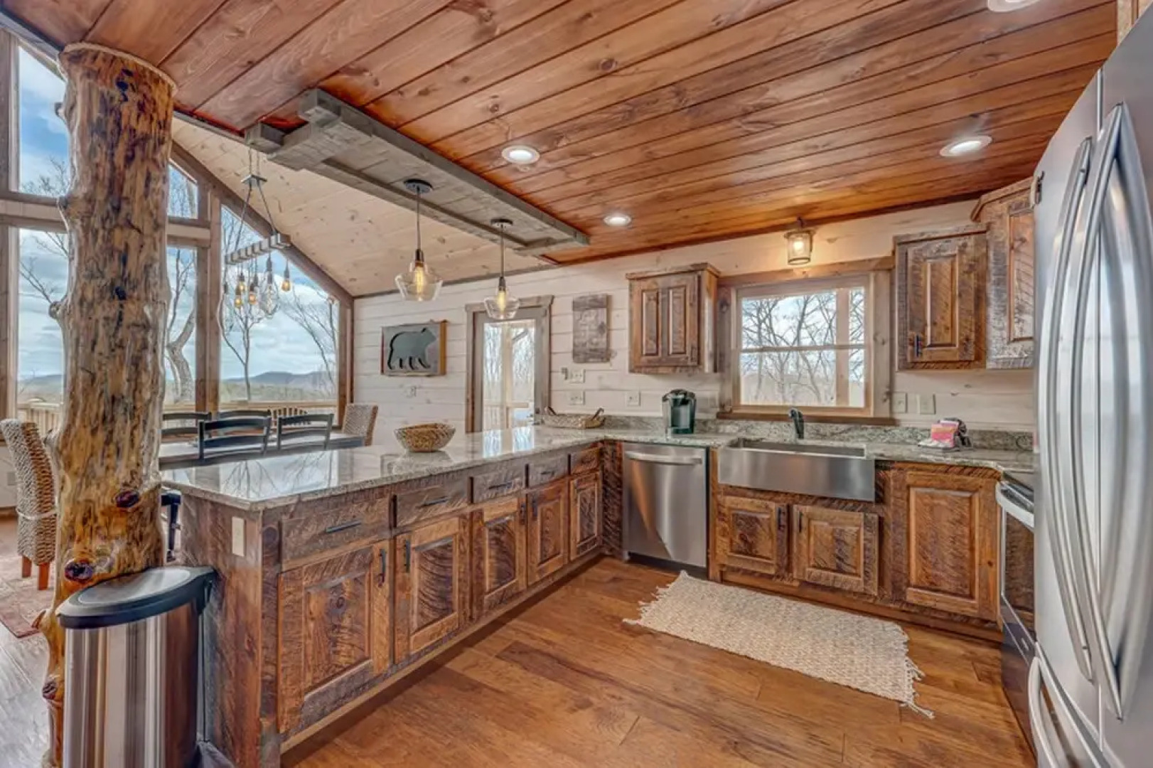 Blue Moon Lodge by Escape to Blue Ridge