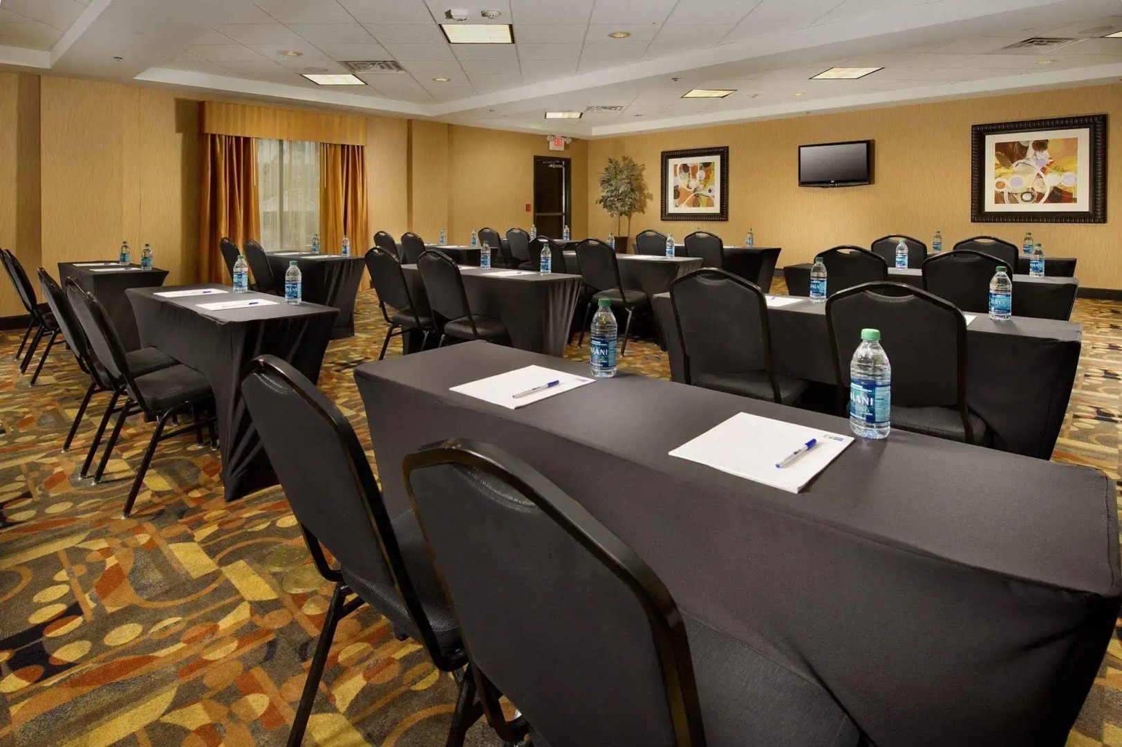 Holiday Inn Express & Suites Denton North by IHG