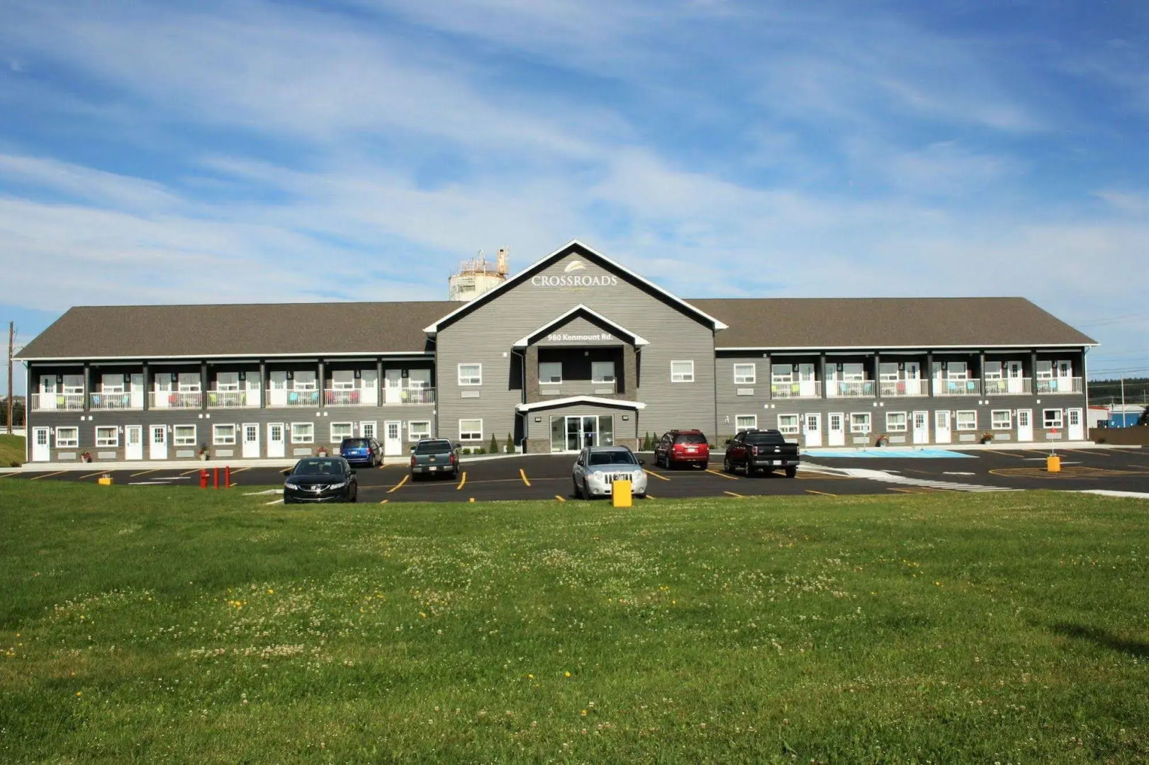Crossroads Inn & Suites