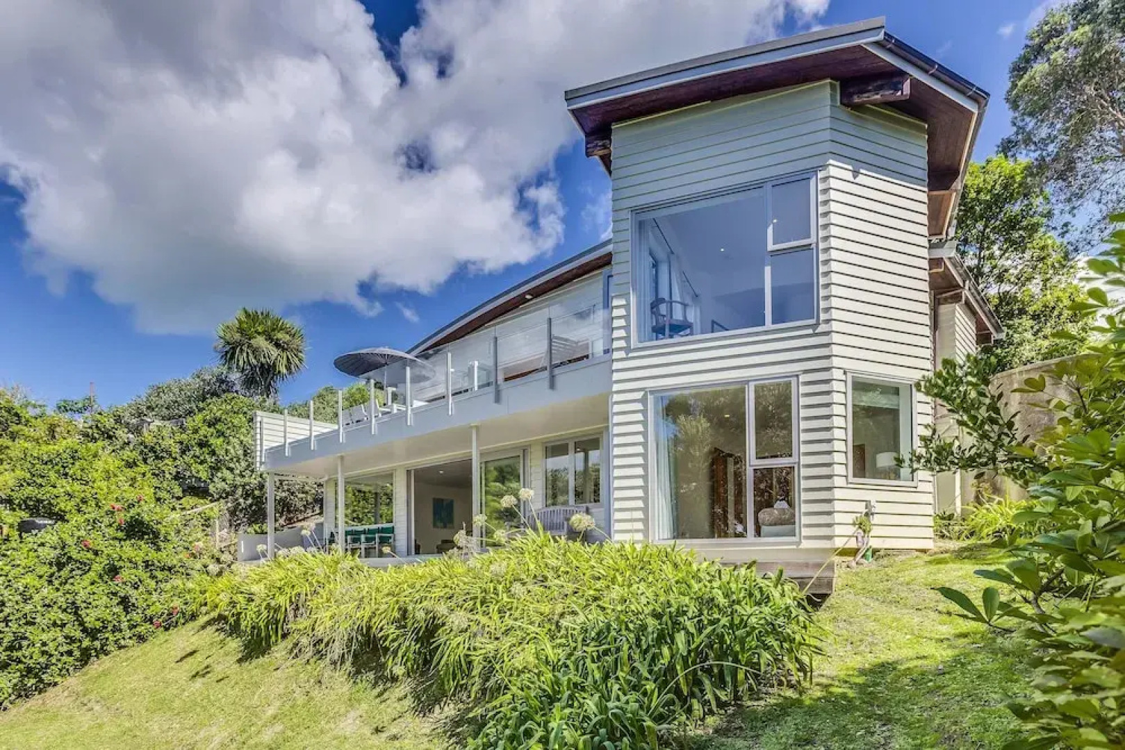 Absolute Beachfront Oneroa