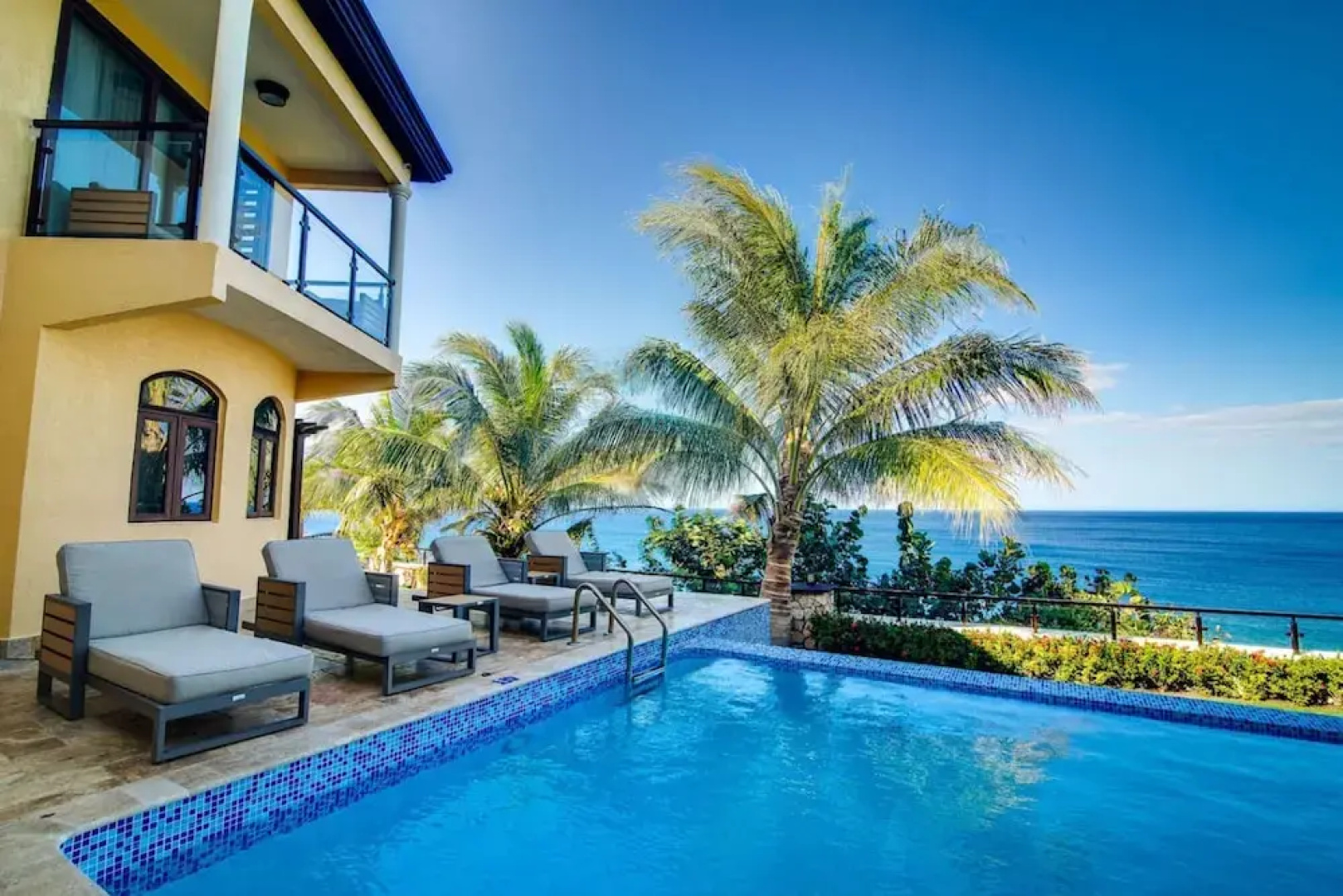 Luxury Oceanfront Villa in Tower Isle