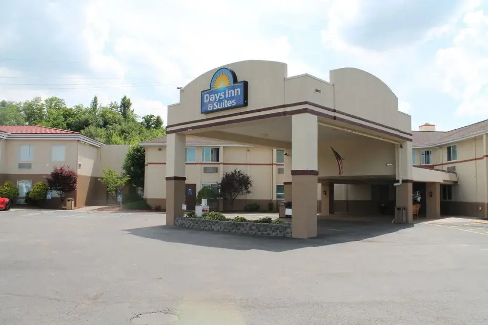 Days Inn & Suites Bridgeport - Clarksburg