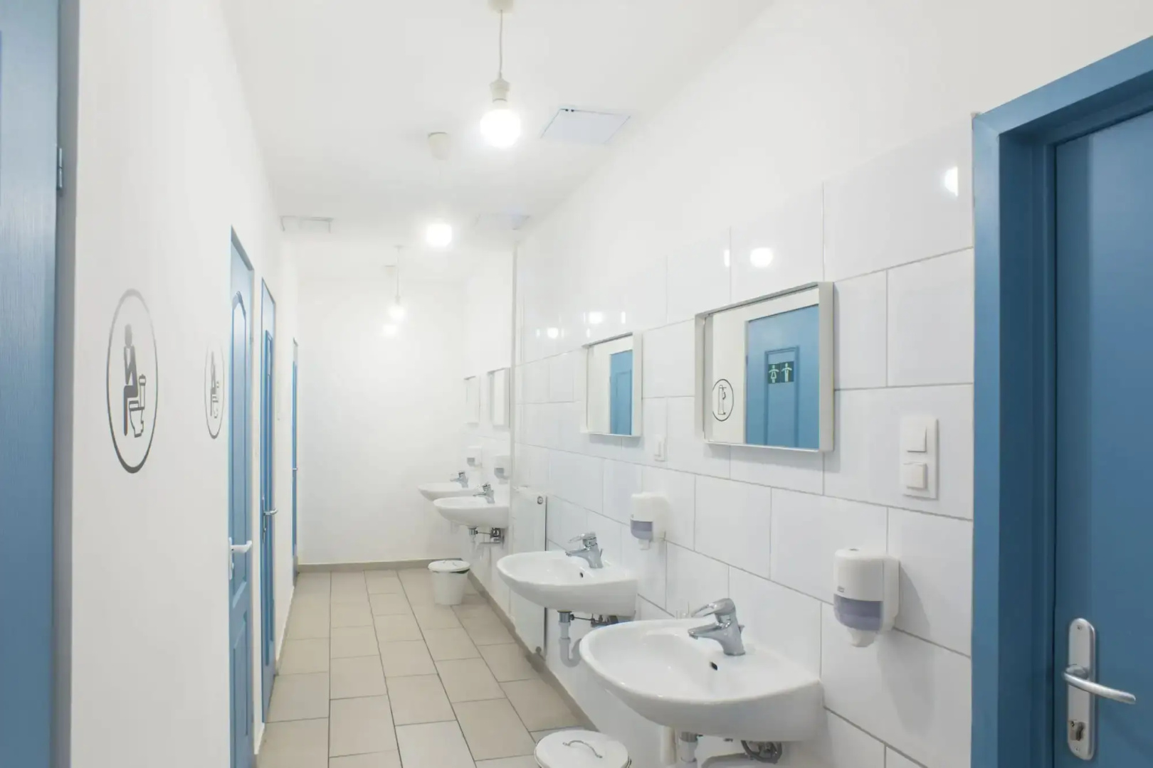 WOW City Hostel