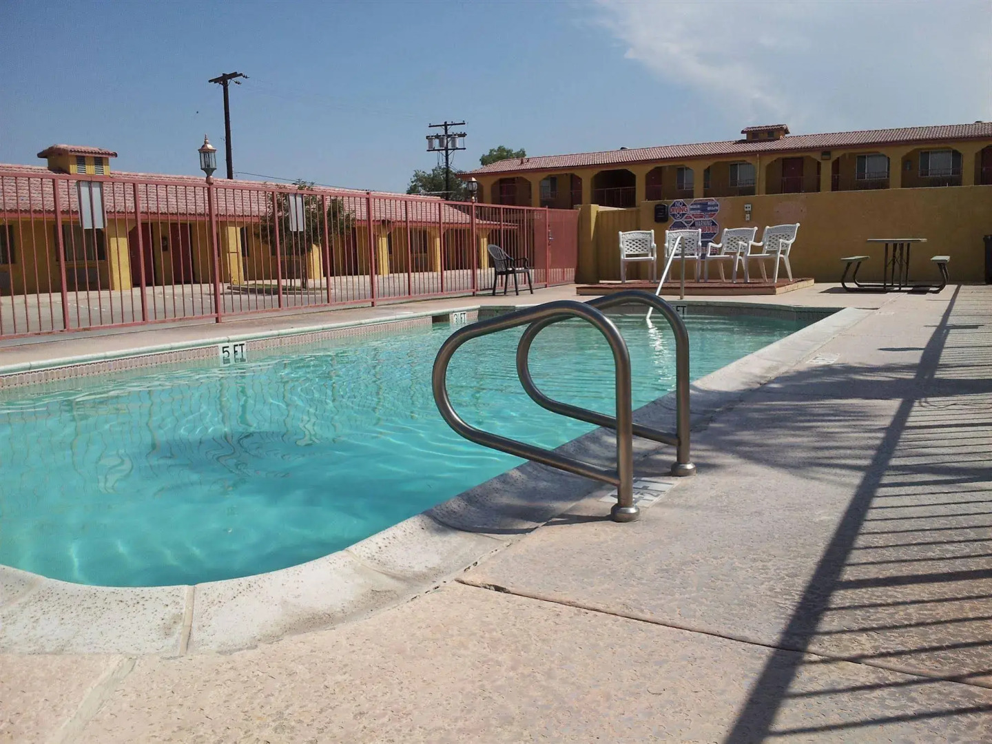 Sun Valley Inn & Suites