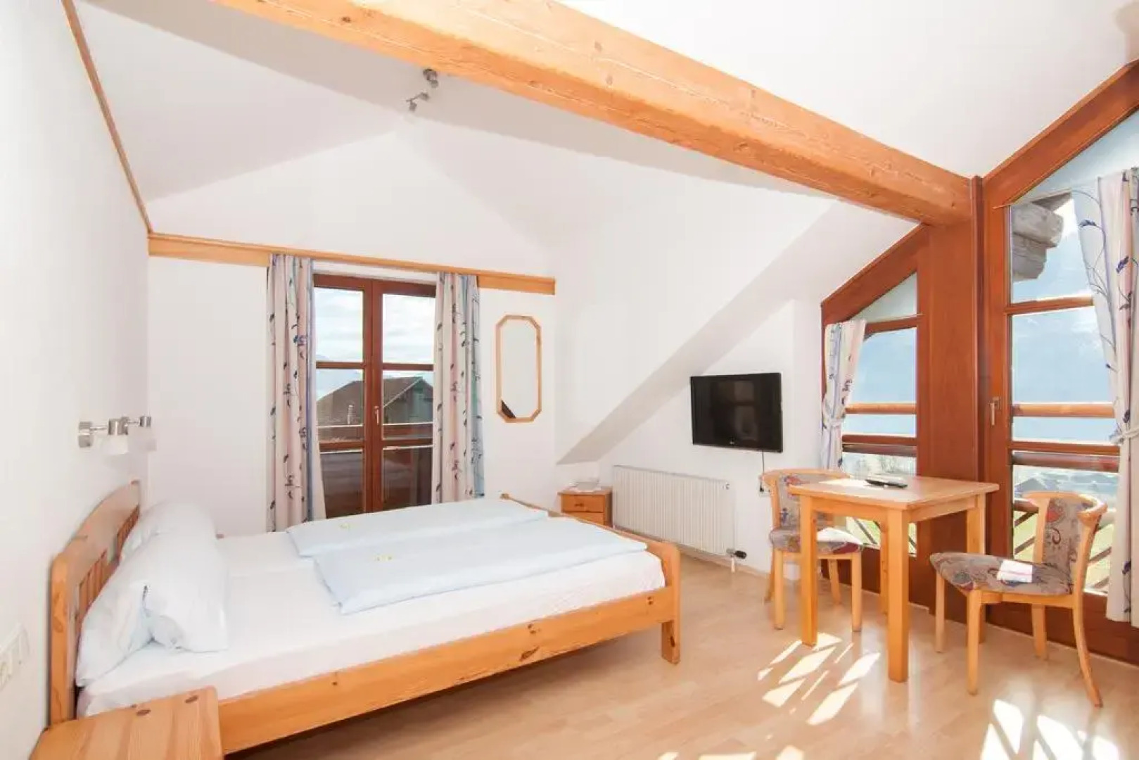 Gasthof Pension - Café Konditorei Hassler