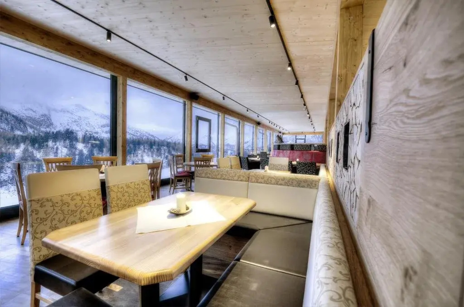 Appartement & Suiten Hotel dGlöcknerin