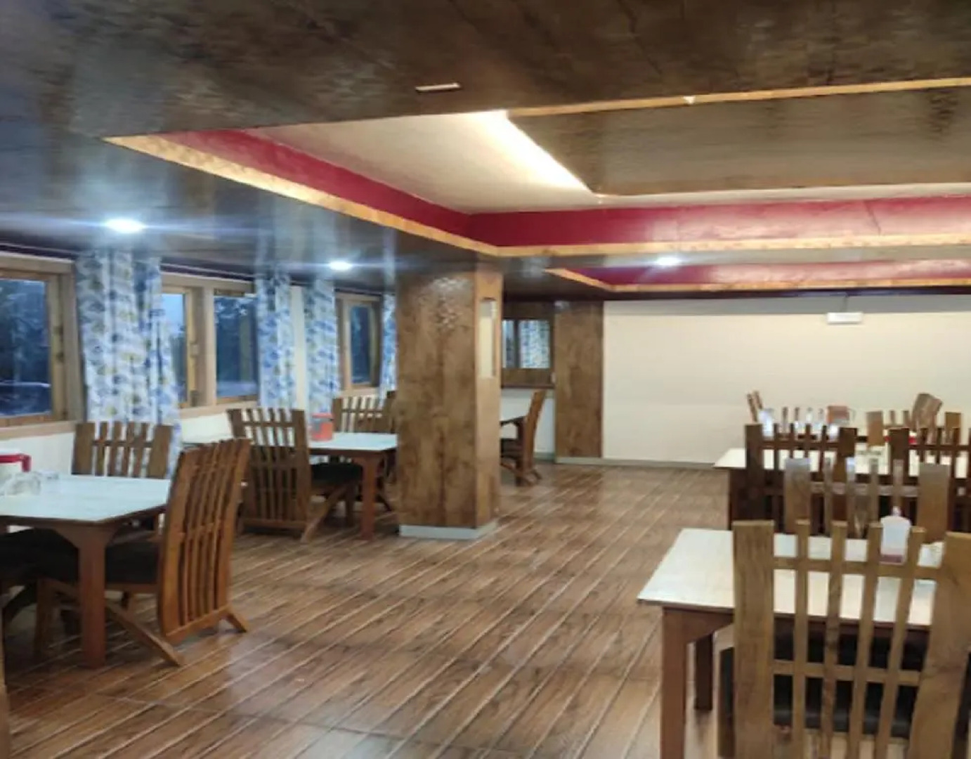 Green Plaza by StayApart