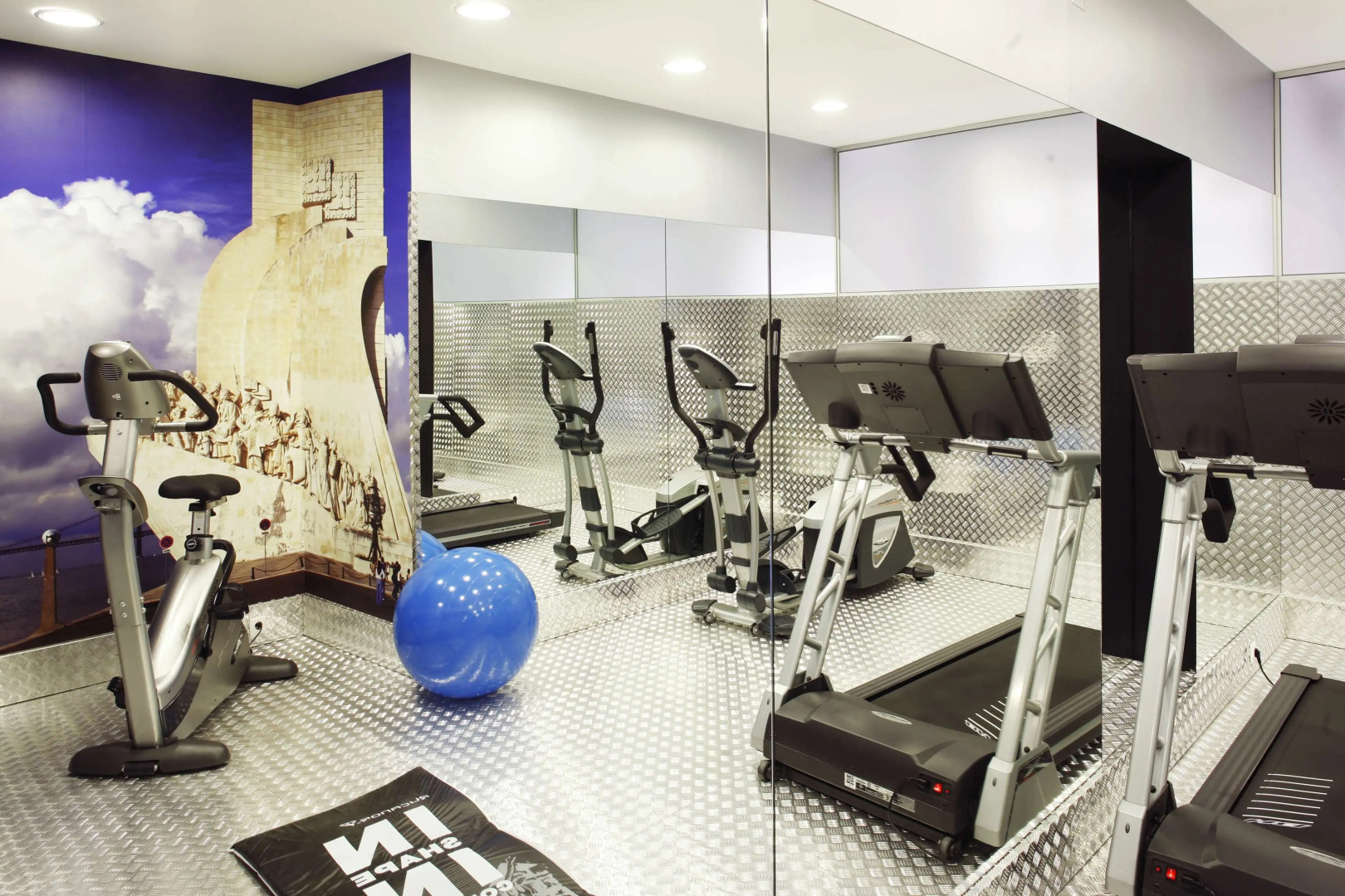 Отель Lisboa Plaza - Avenida, a Lisbon Heritage Collection