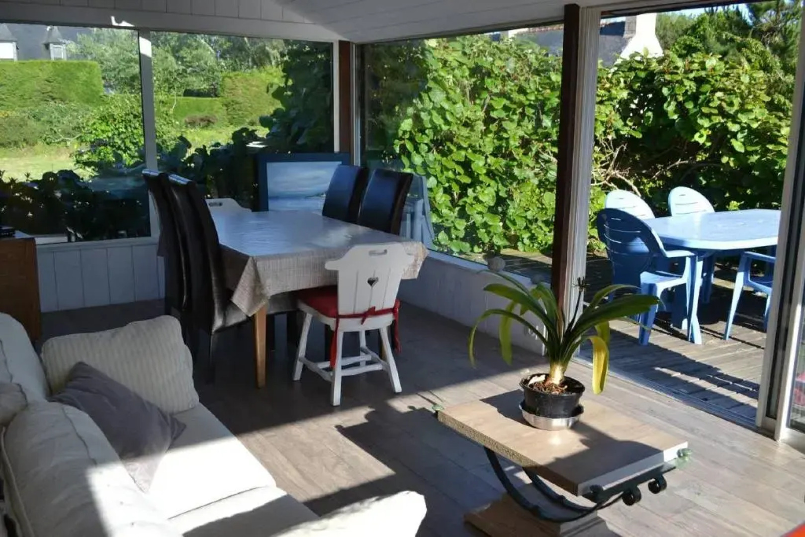 Grande Maison, les pieds dans l'eau, Vacances Bord de Mer (50m de la plage).