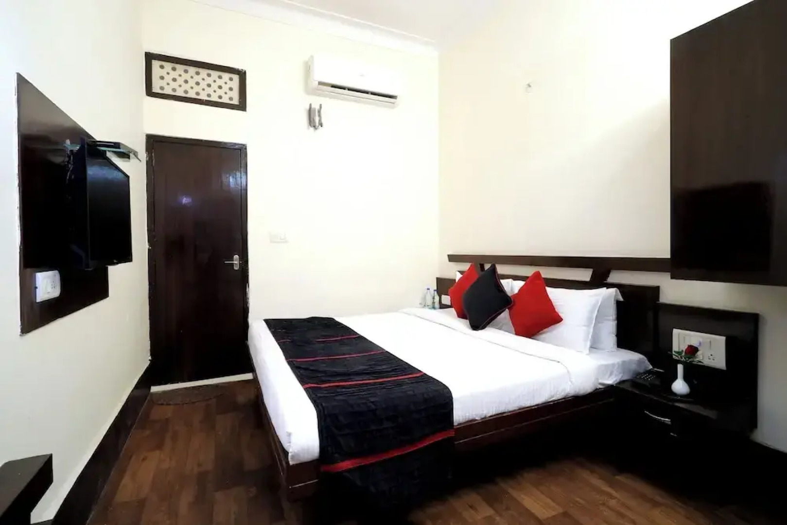 Hotel Vivek Continental