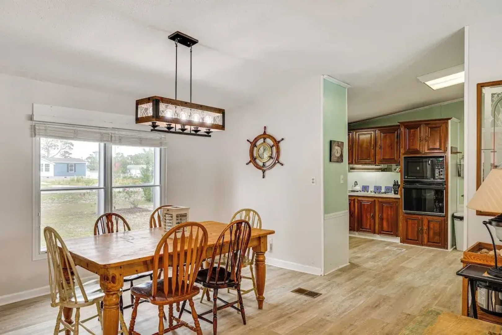 Harkers Island Getaway w/ Deck: Near Cape Lookout!