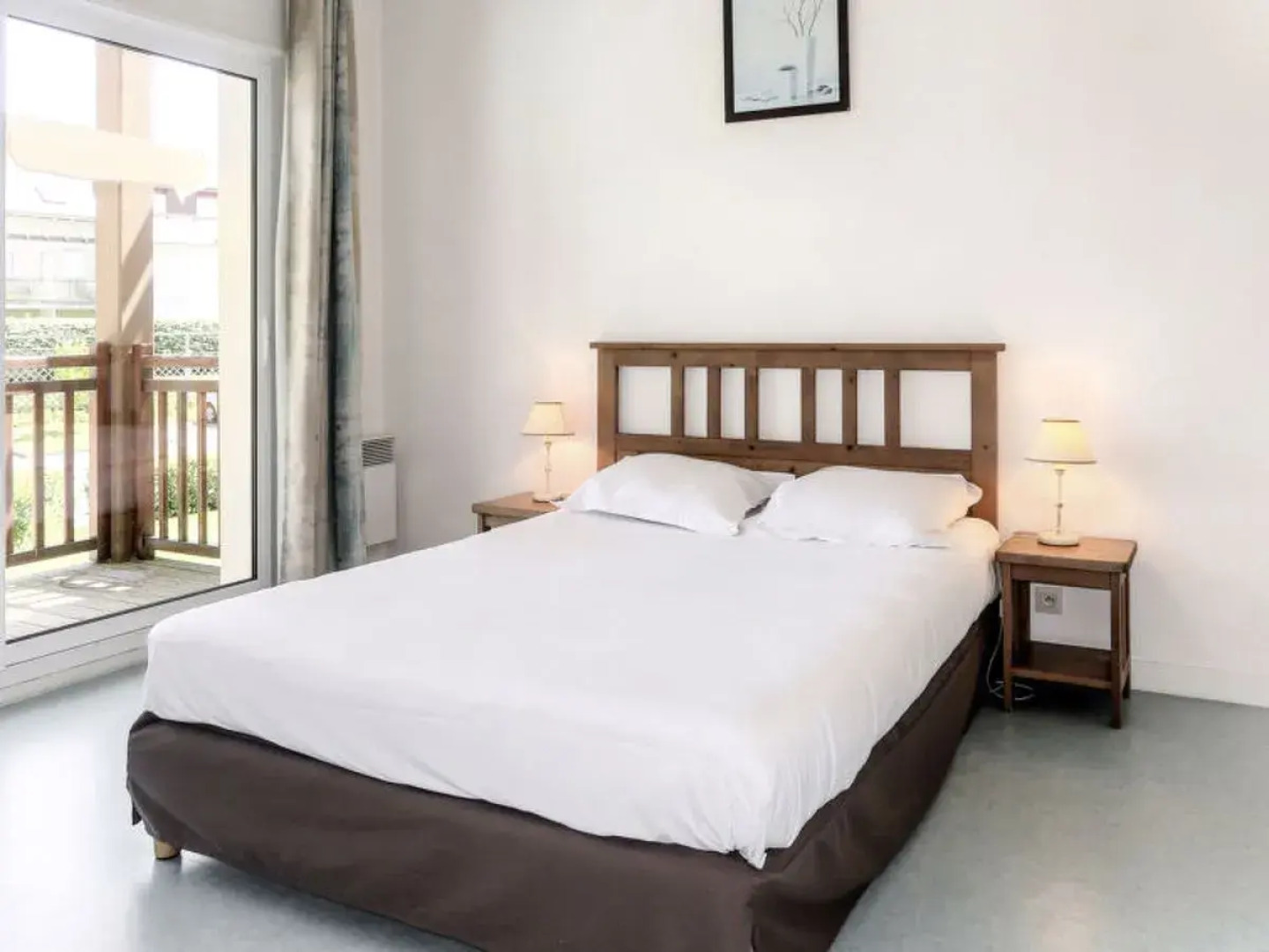 Les Roches Douvres (BCS412)