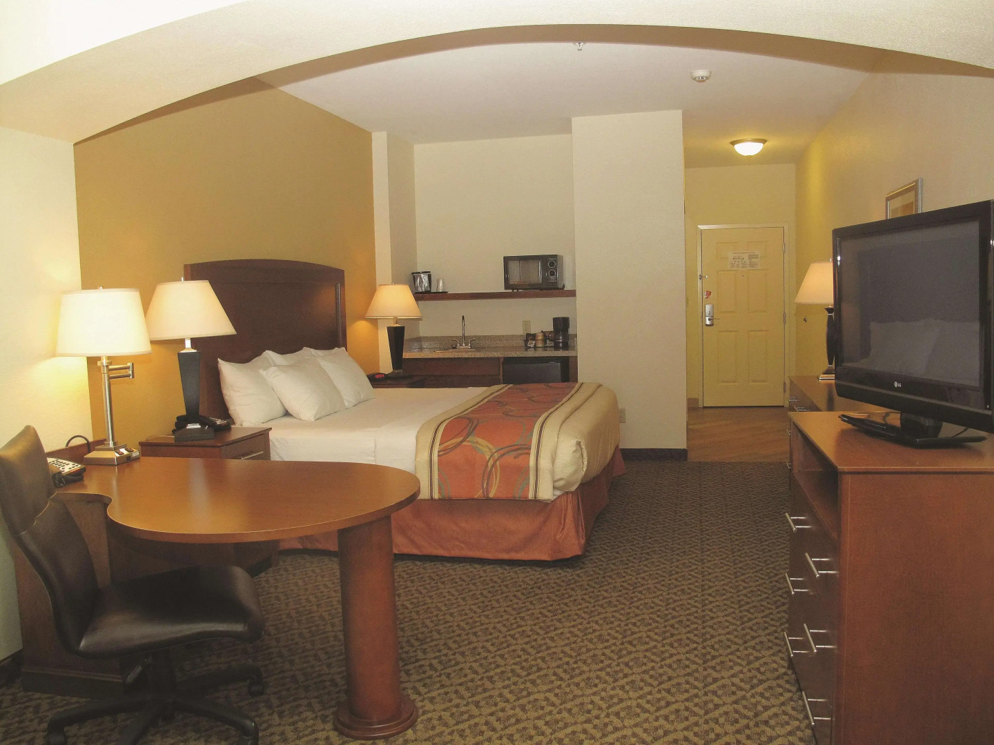 La Quinta Inn & Suites by Wyndham Lawton / Fort Sill