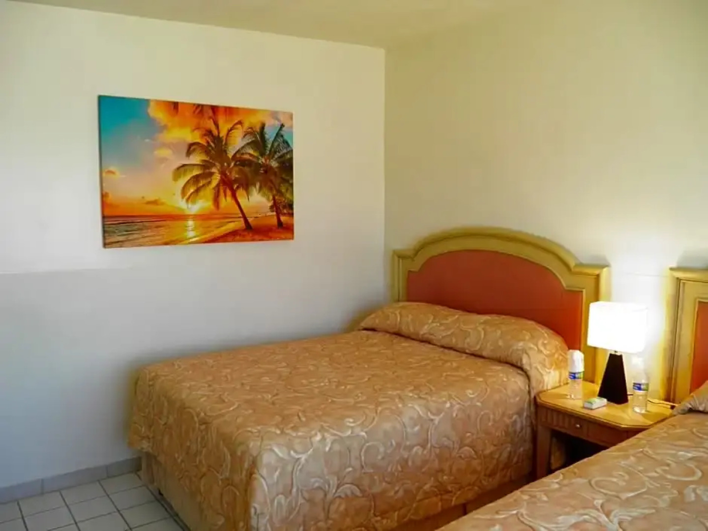 #52 Bungalow Seaside Hotel & Victors RV Park