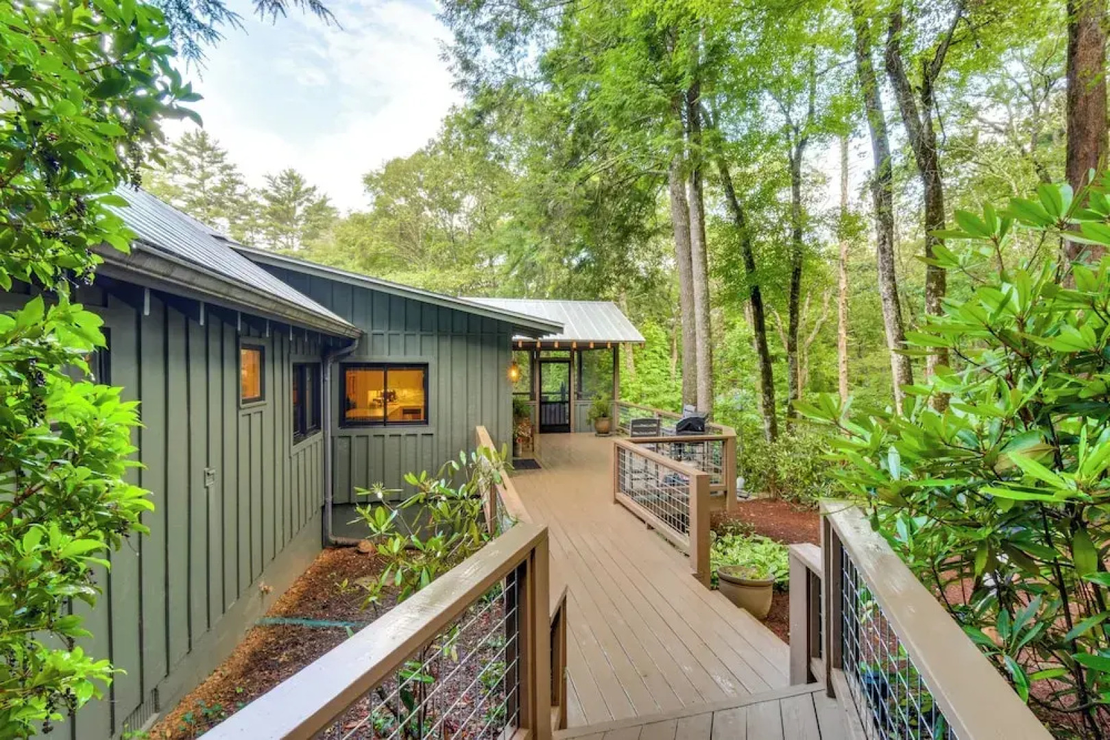 Tranquil Highlands Cottage With Fire Pit & Stream!