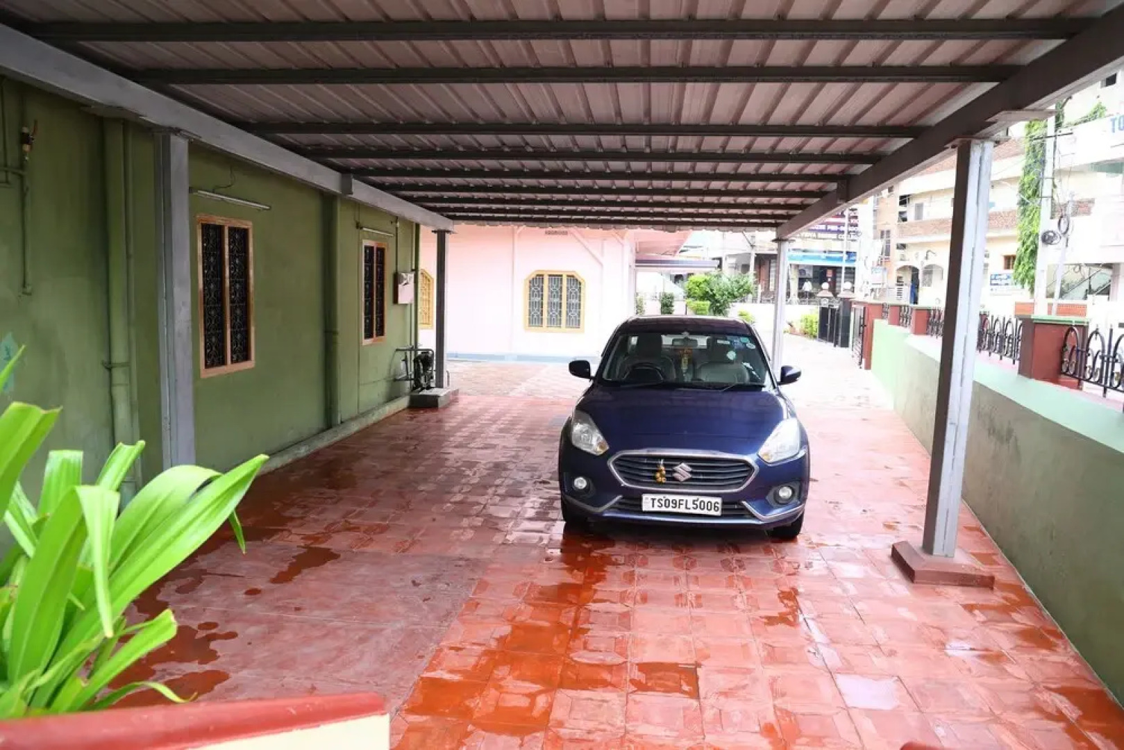 Sri sapthagiri lodge