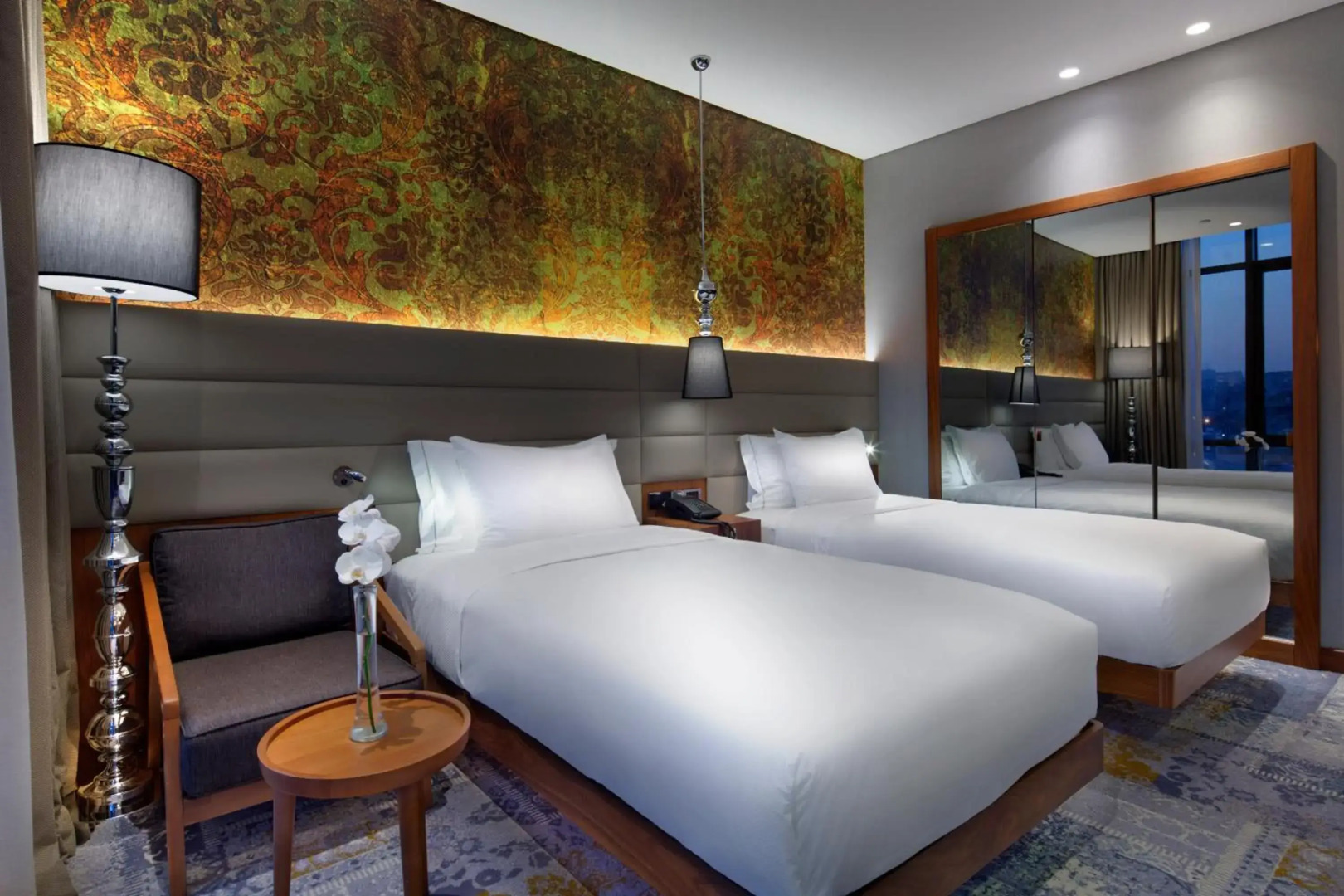 Holiday Inn London - Luton Airport by IHG