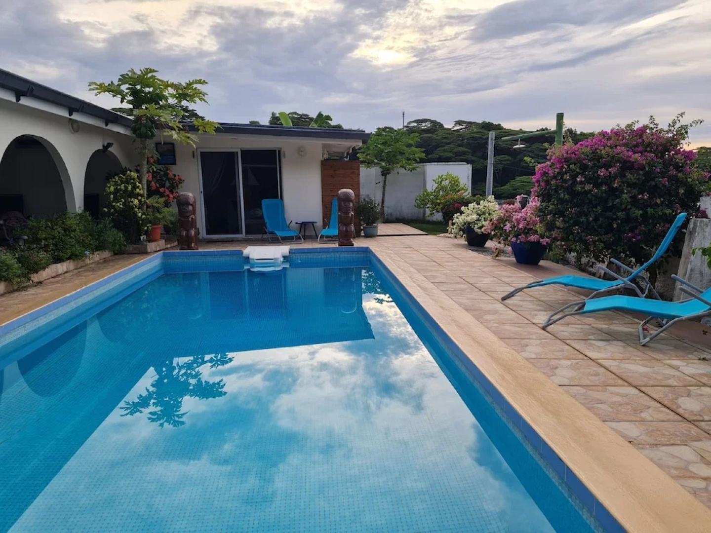 Mahina's Lodge