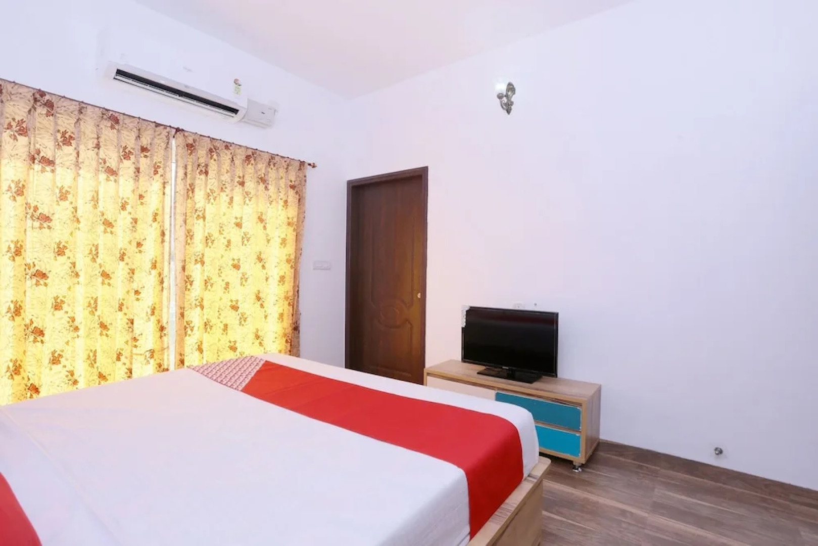 OYO 24200 Bahri Beautiful Country