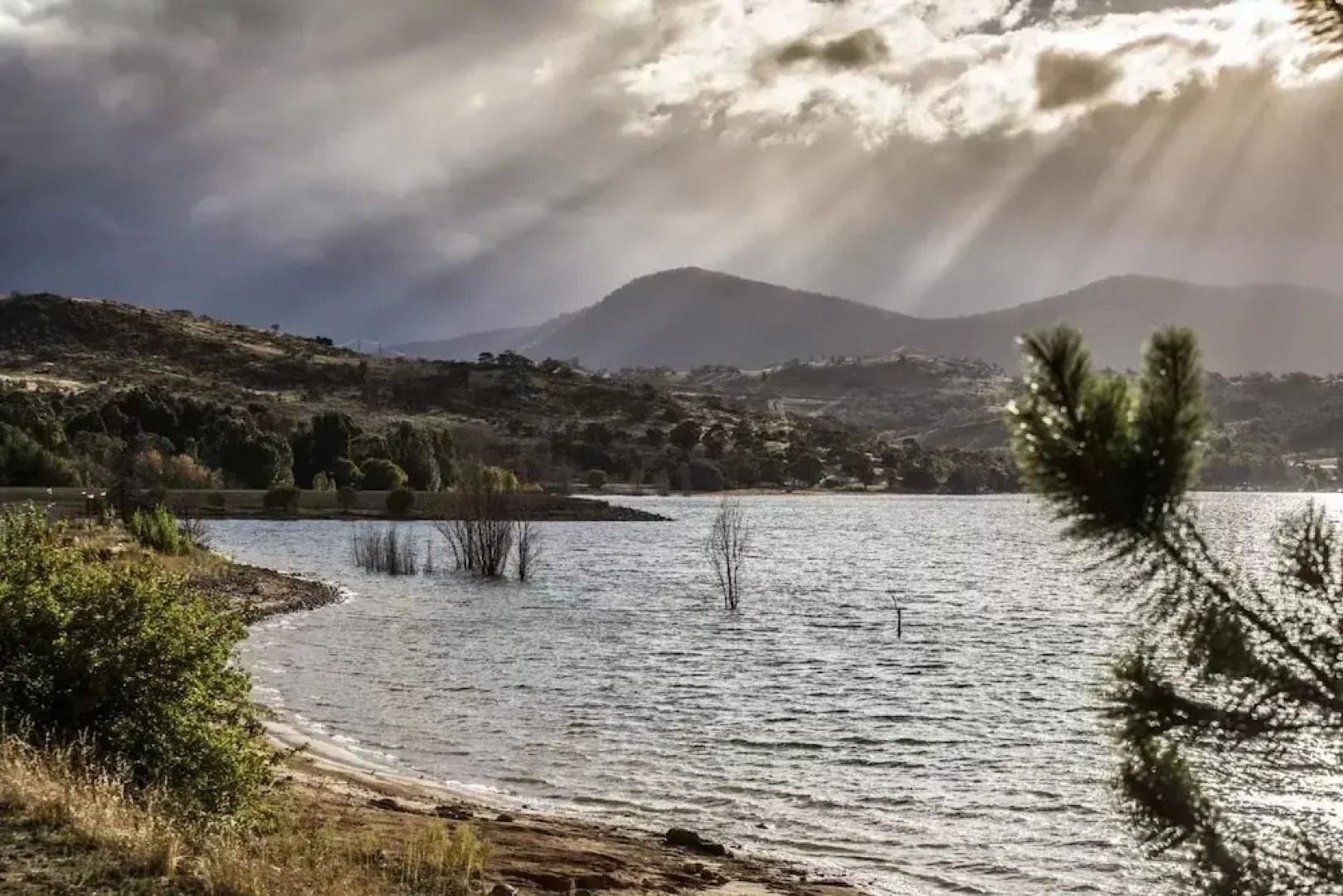 Horizons 418 - Lake Jindabyne Waterfront