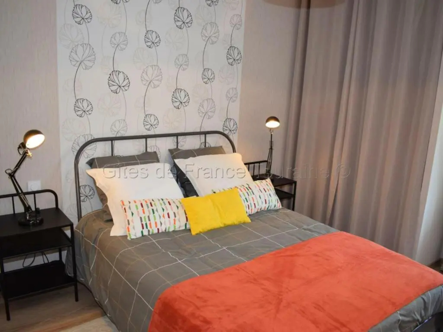 Gîte Beaumont-la-Ronce, 5 pièces, 8 personnes - FR-1-381-97
