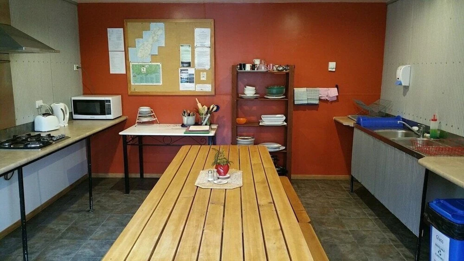 Whistling Frog Cafe & Accommodation