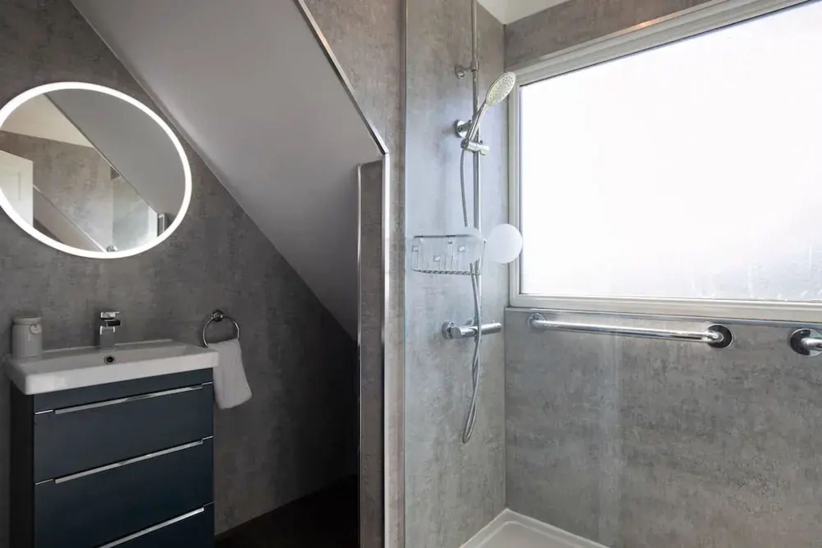 Honeyfield Lodge - Spacious Cottage Rural Views