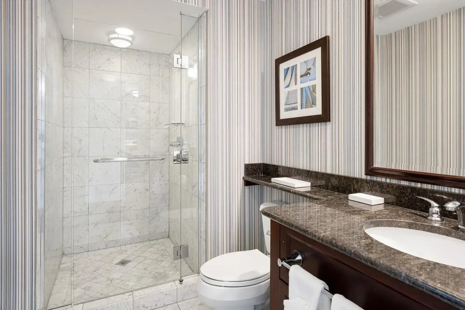 Newport Beach Hotel & Suites