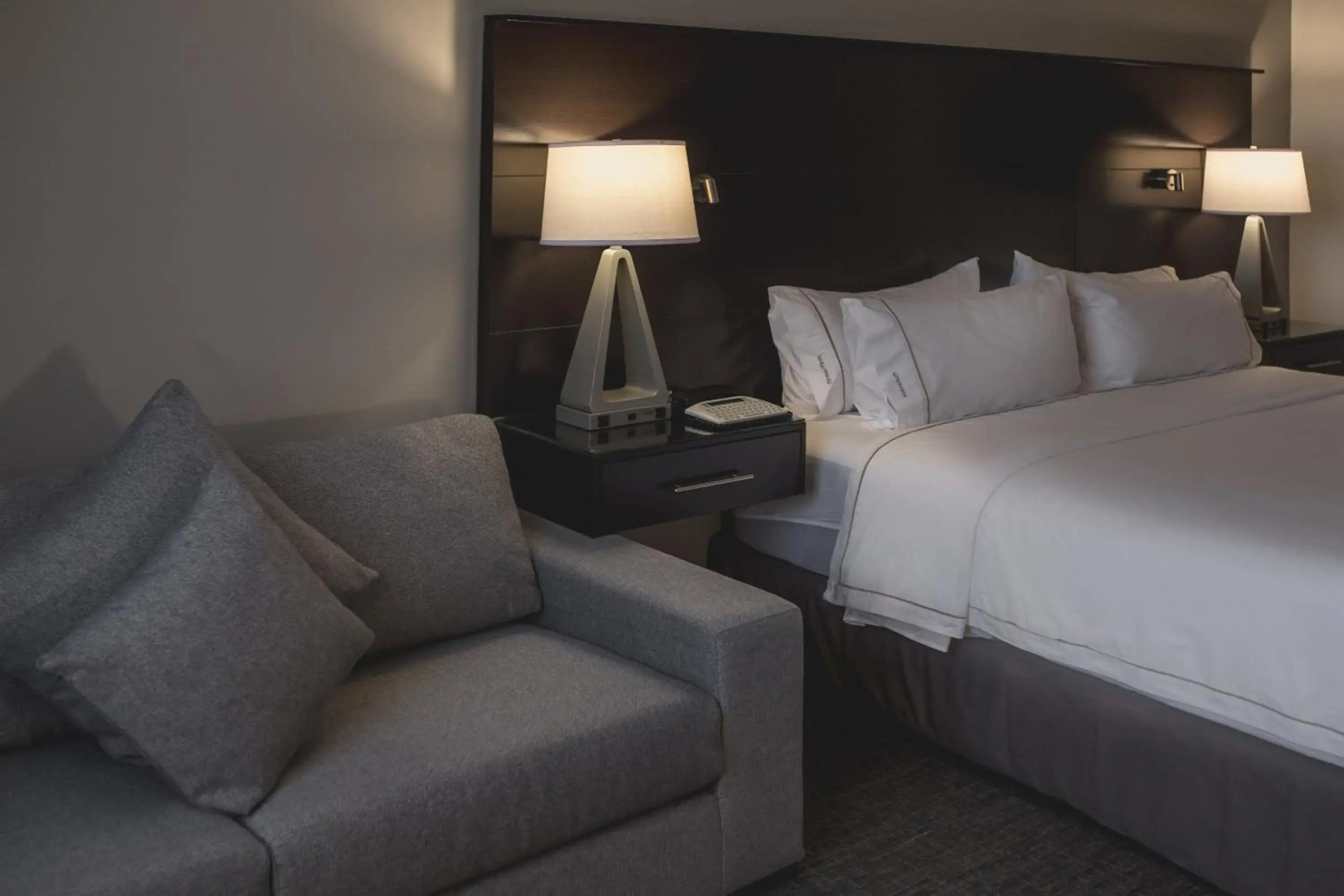 Holiday Inn Express & Suites Silao Aeropuerto - Terminal by IHG