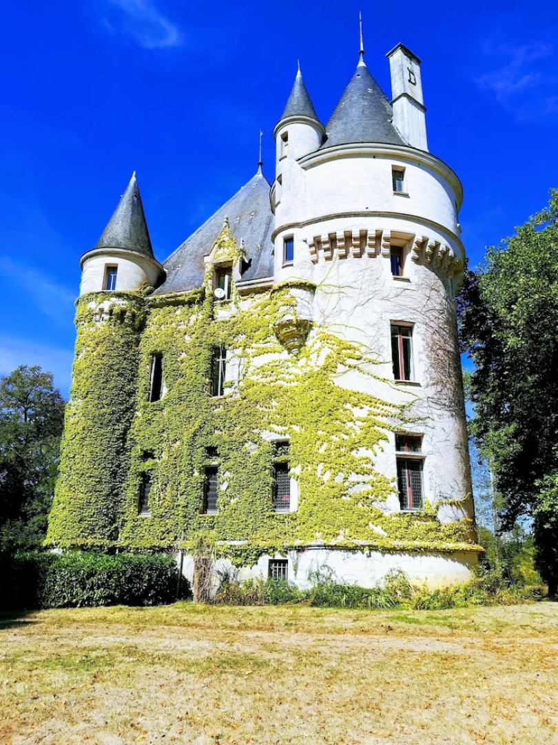 Château de la Chaise saint eloi