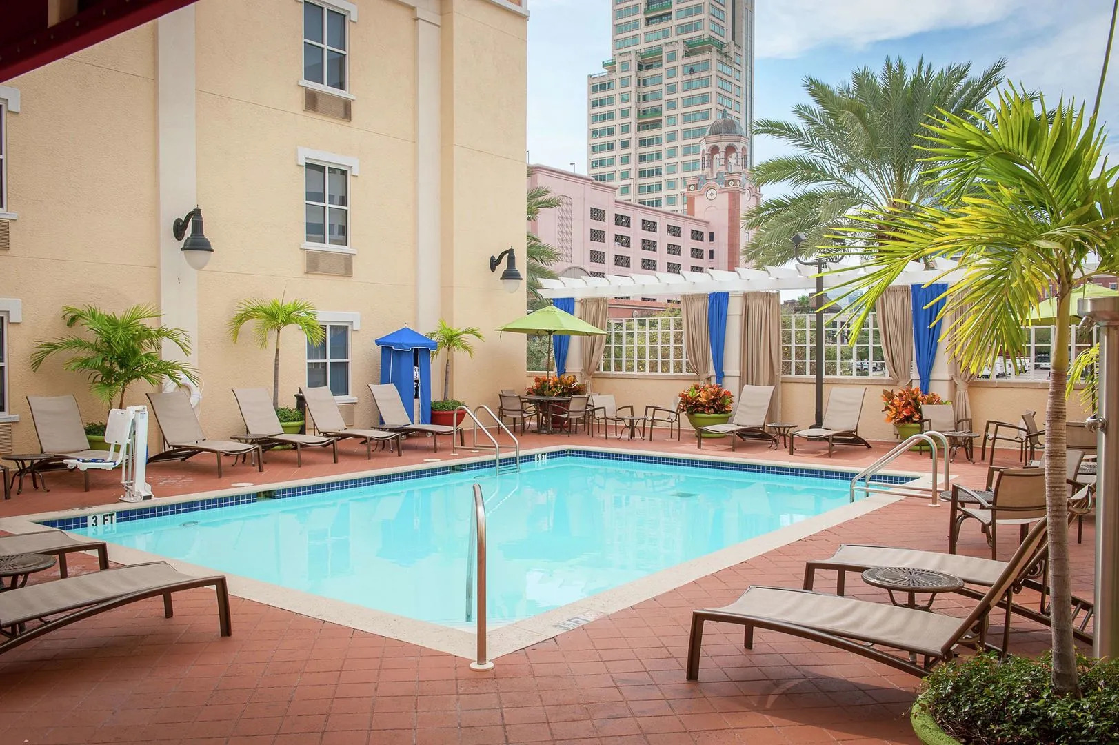 Hampton Inn & Suites St. Petersburg/Downtown