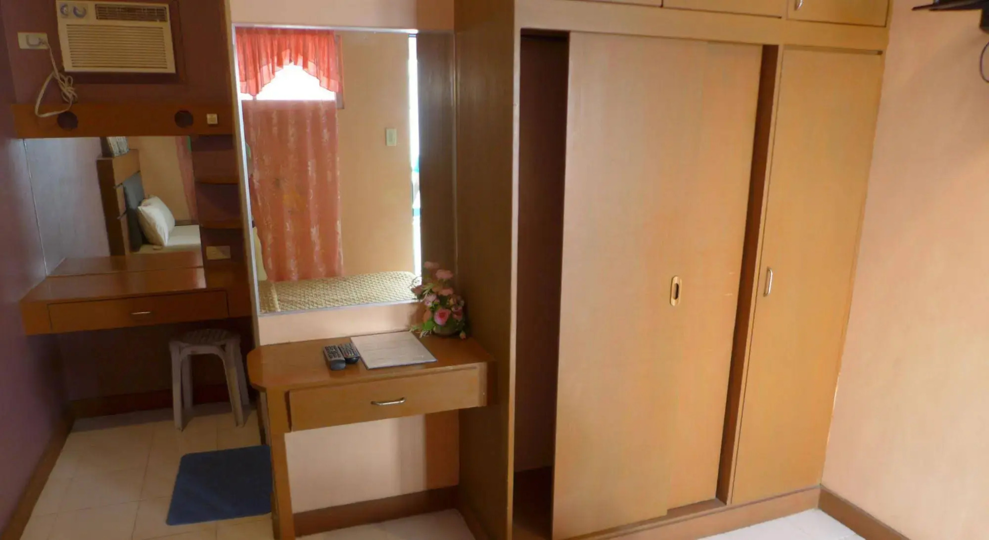 Rozen Suites Malakas