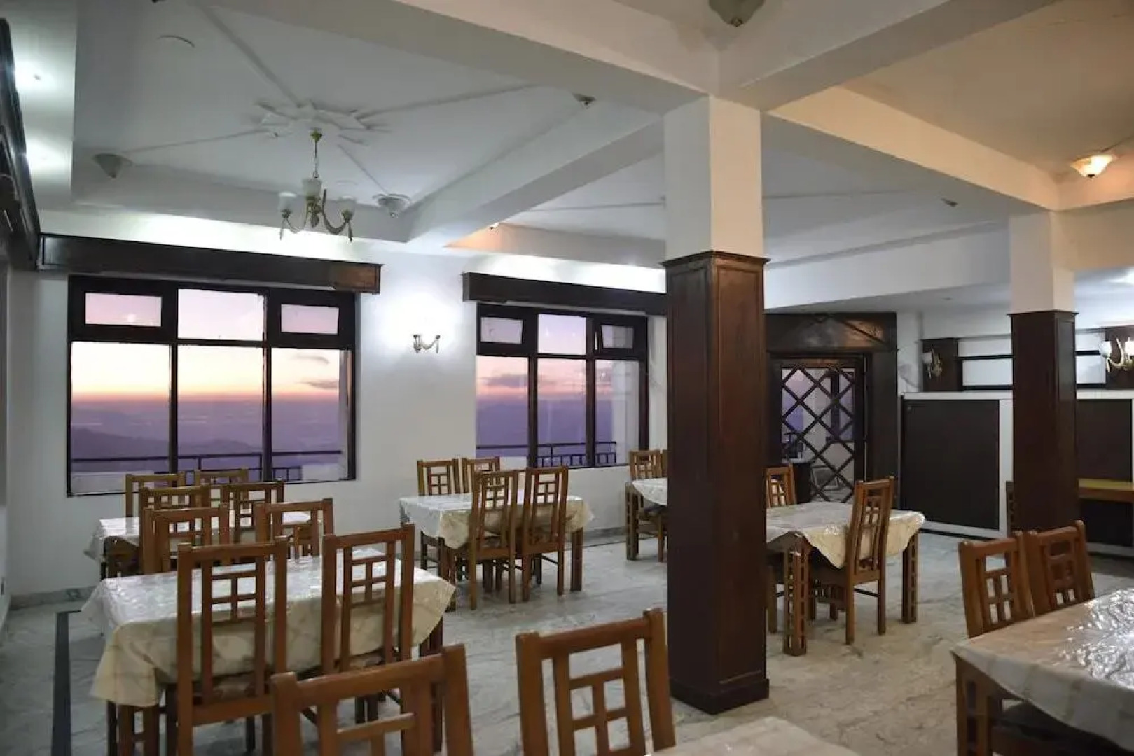 Hotel Swarn Palace by OYO Rooms