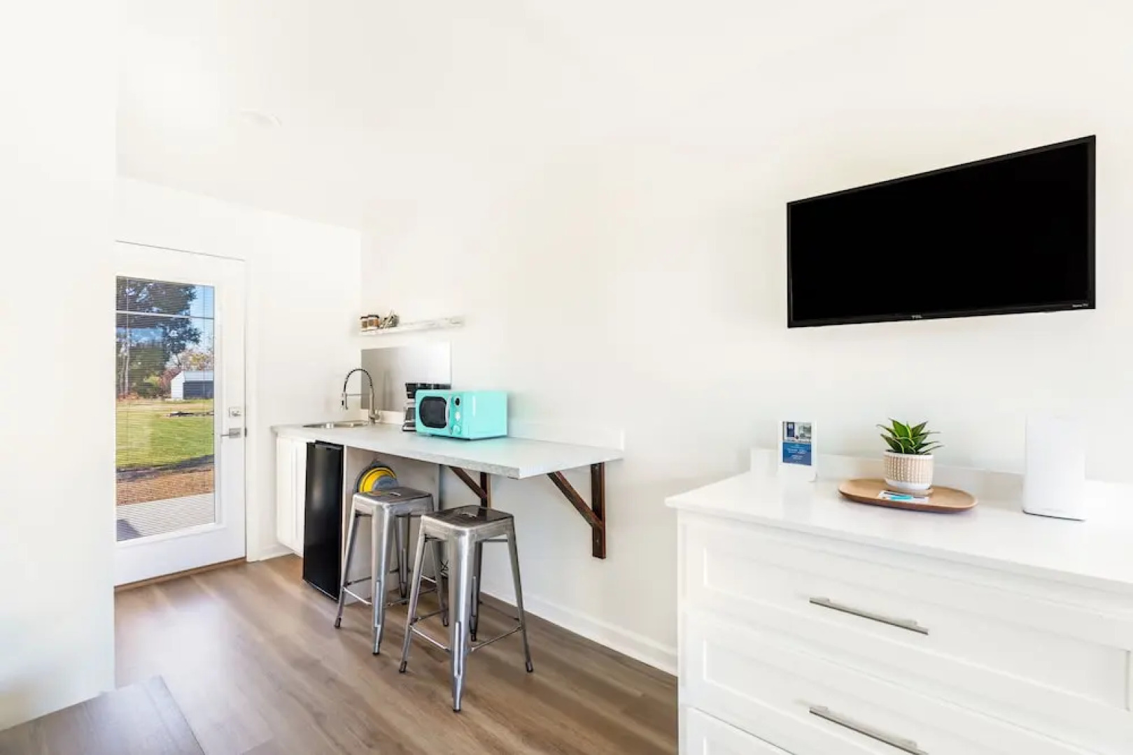 St. Clair Motor Lodge