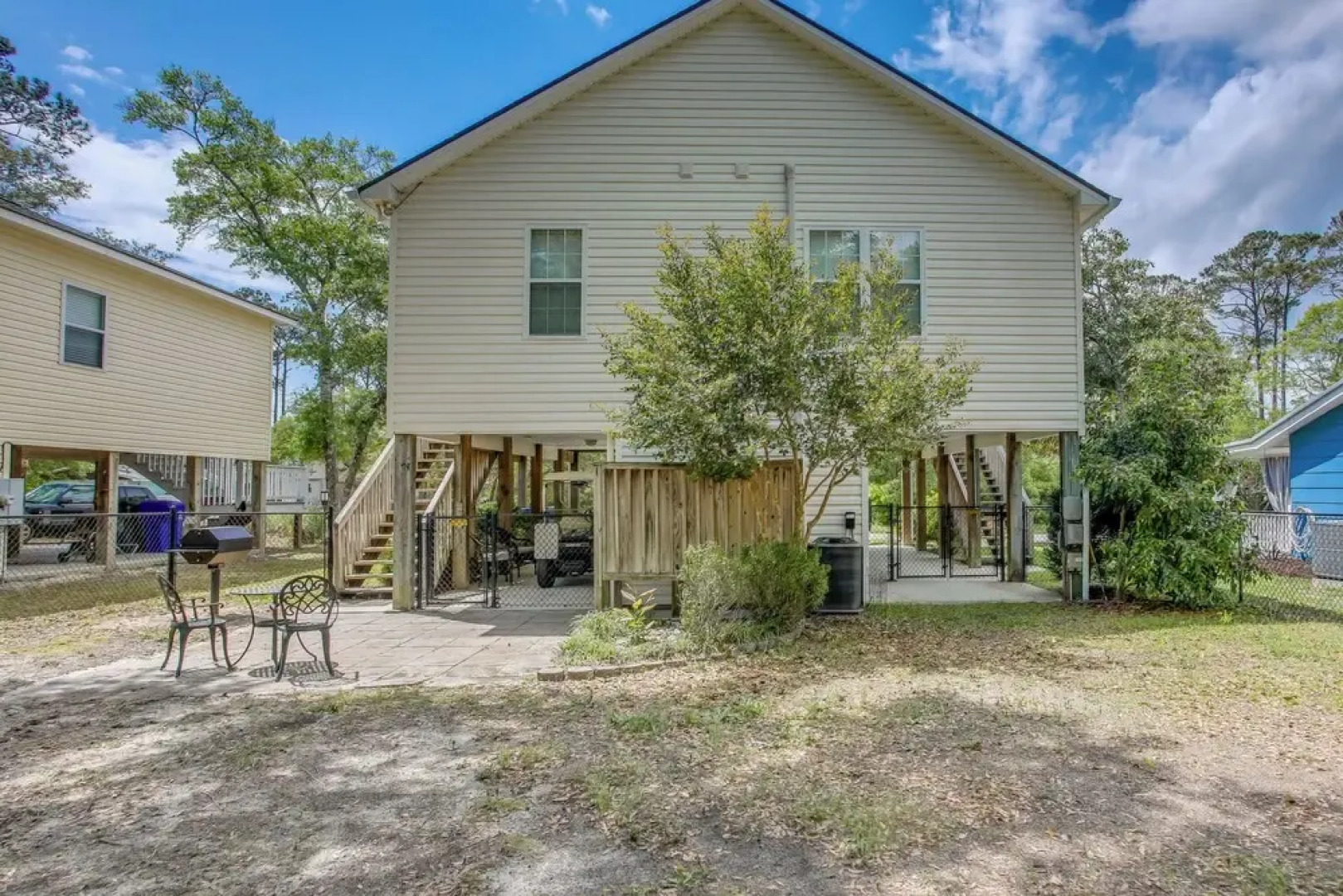 Charming Oak Island Home 1 Mi to Beach!