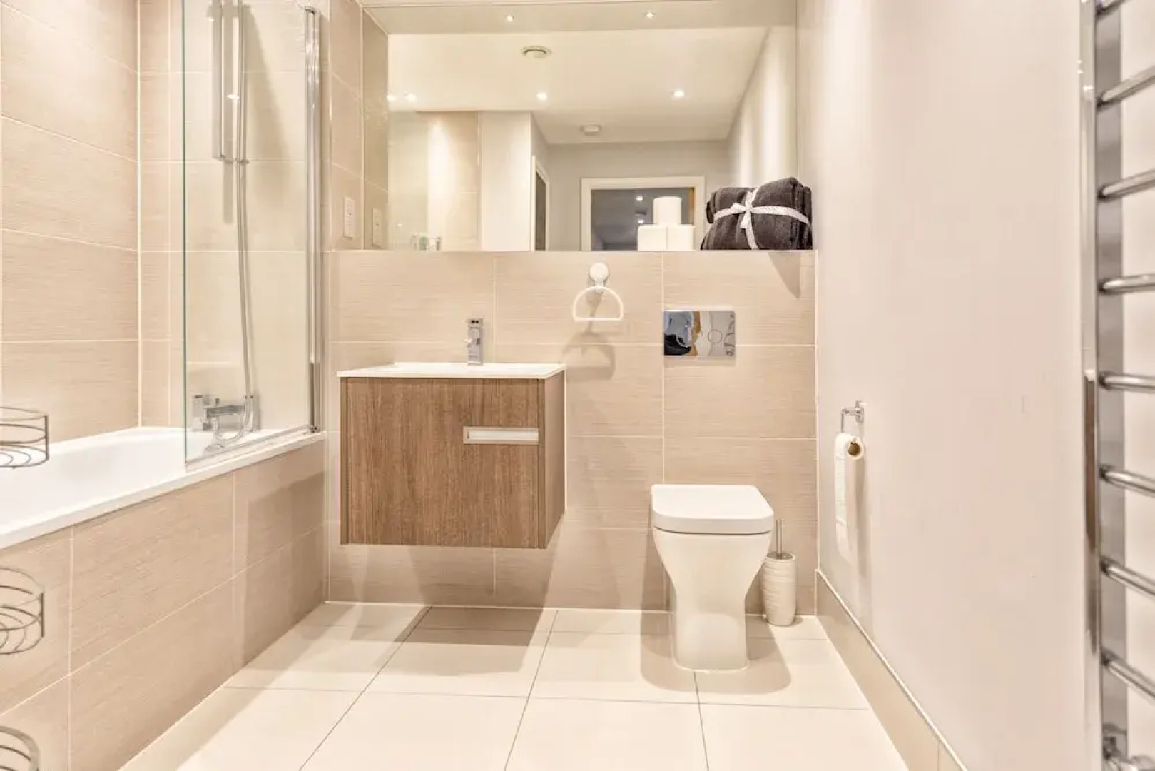 Luxury Bedford Riverside Apartment