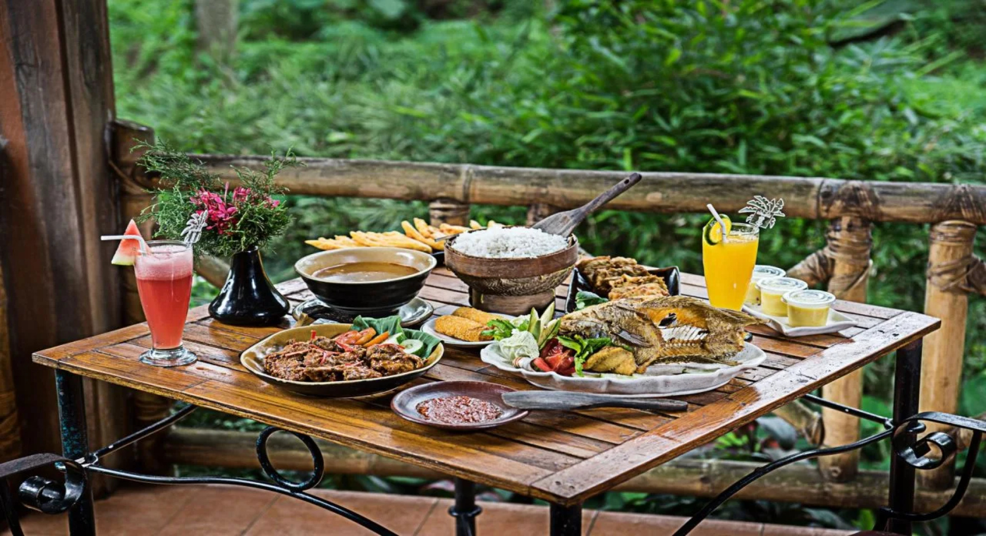 Royal Caravan Hotel Trawas