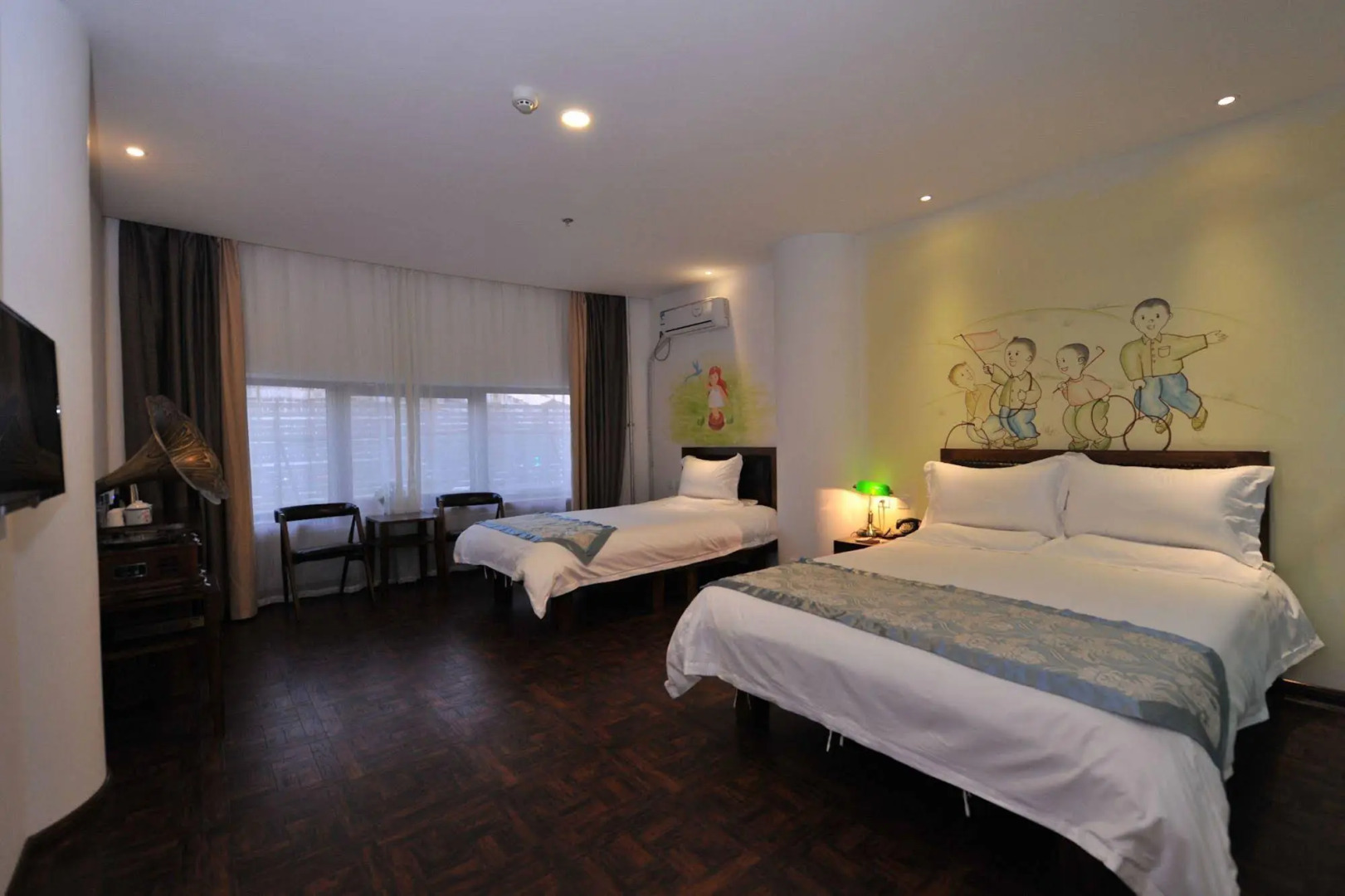 时光漫步怀旧主题酒店(天津国展中心店)