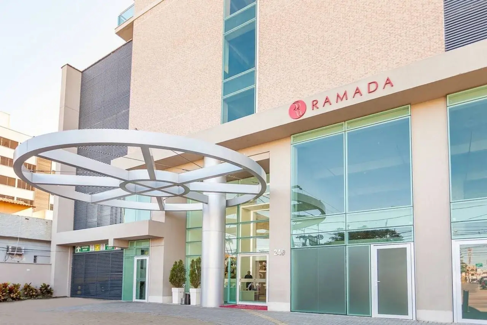 Ramada by Wyndham Macae Hotel Suites